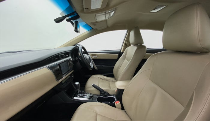 2014 Toyota Corolla Altis VL AT, Petrol, Automatic, 58,570 km, Right Side Front Door Cabin