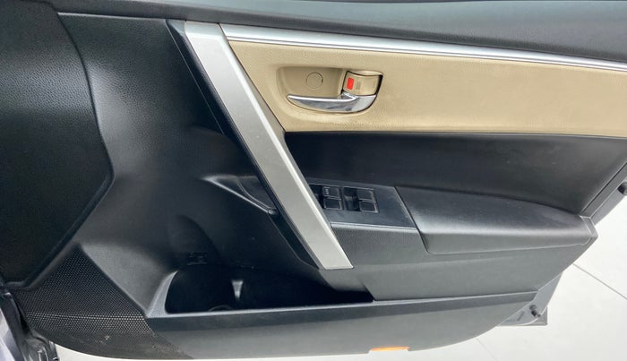 2014 Toyota Corolla Altis VL AT, Petrol, Automatic, 58,570 km, Driver Side Door Panels Control