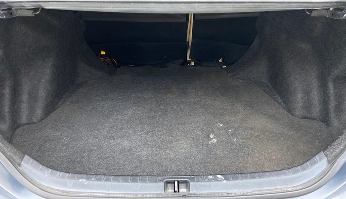 2014 Toyota Corolla Altis VL AT, Petrol, Automatic, 58,570 km, Boot Inside