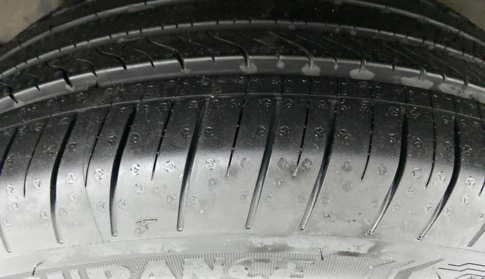 2014 Toyota Corolla Altis VL AT, Petrol, Automatic, 58,570 km, Left Rear Tyre Tread