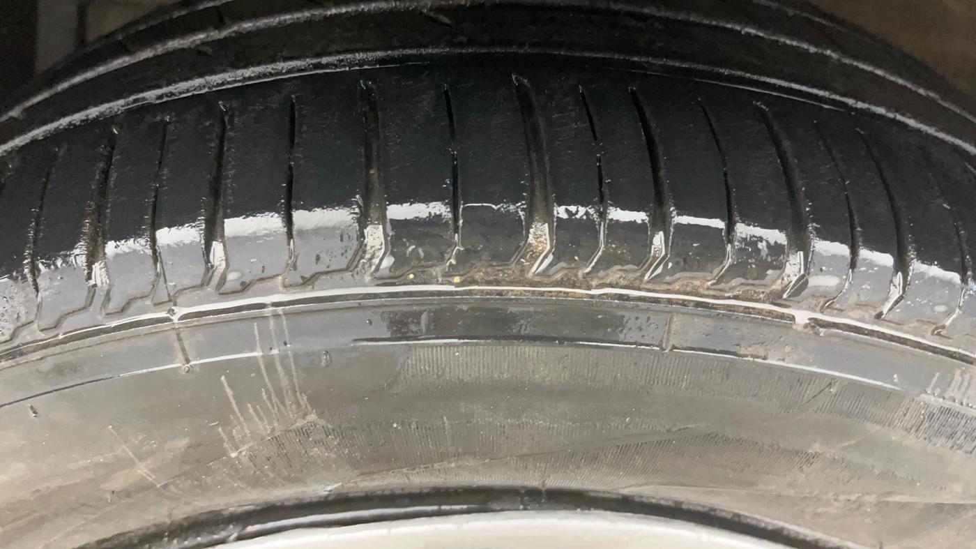 2014 Maruti Ertiga VXI, Petrol, Manual, 58,974 km, Left Front Tyre Tread