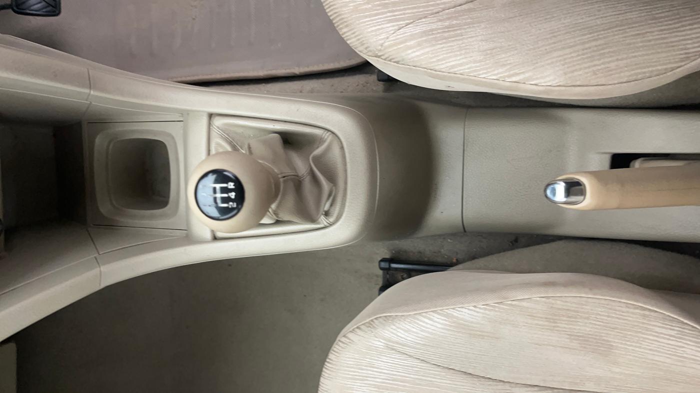 2014 Maruti Ertiga VXI, Petrol, Manual, 58,974 km, Gear Lever