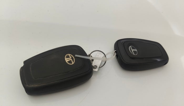 2020 Tata NEXON XZ PLUS DIESEL, Diesel, Manual, 48,030 km, Key Close Up