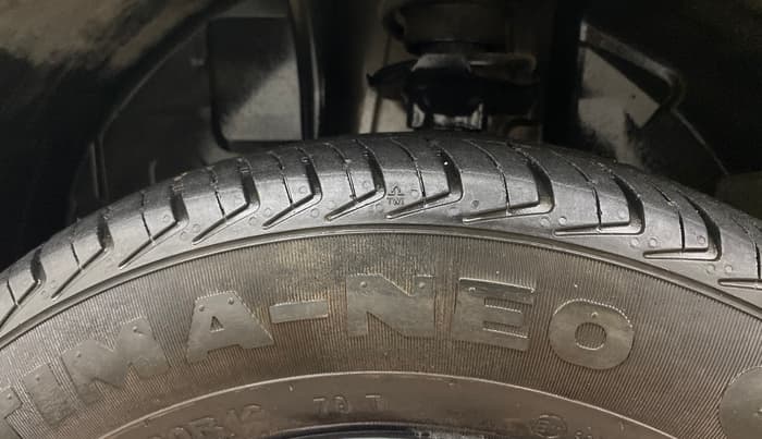 2017 Renault Kwid CLIMBER 1.0 AMT, Petrol, Automatic, 35,647 km, Left Front Tyre Tread