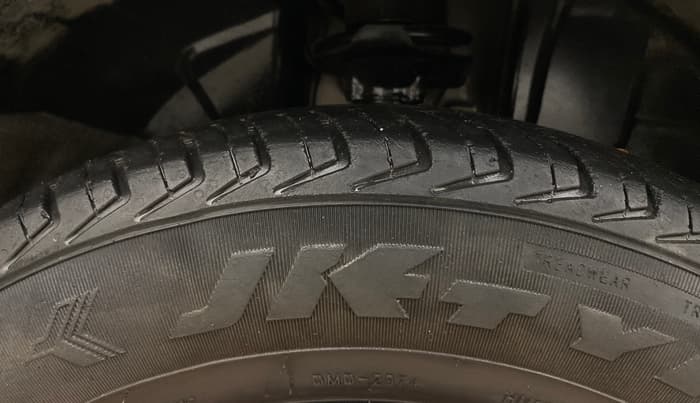 2017 Renault Kwid CLIMBER 1.0 AMT, Petrol, Automatic, 35,647 km, Right Front Tyre Tread