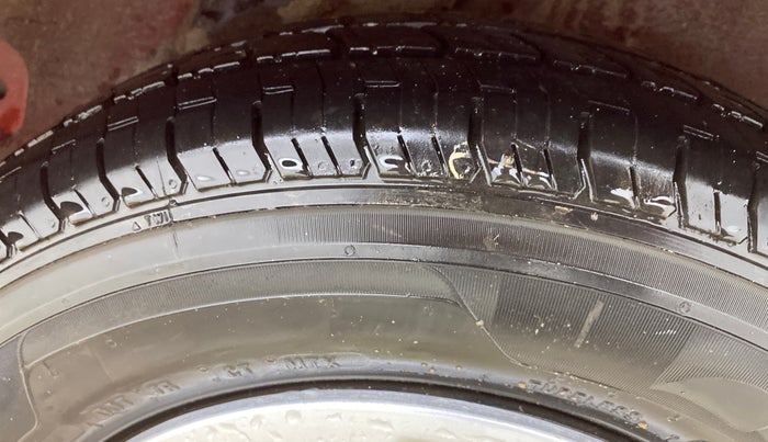 2012 Hyundai i10 SPORTZ 1.2, CNG, Manual, 86,413 km, Left Rear Tyre Tread