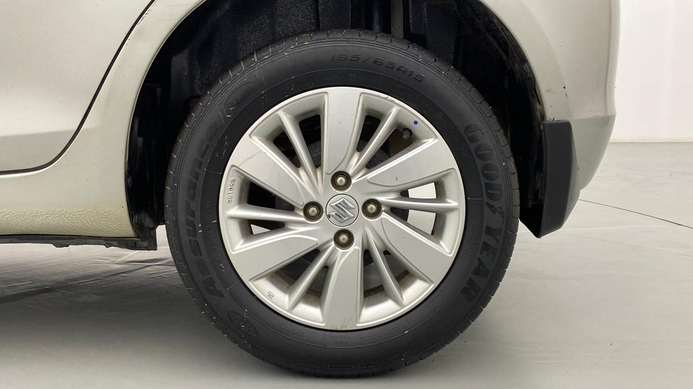 2017 Maruti Swift ZDI, Diesel, Manual, 63,615 km, Left Rear Wheel