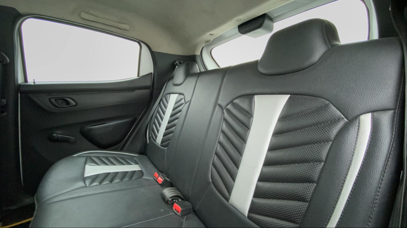 2016 Renault Kwid 1.0 RXT, Petrol, Manual, 29,722 km, Right Side Rear Door Cabin