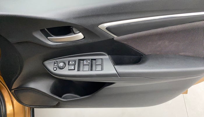 2019 Honda WR-V 1.5L I-DTEC VX MT, Diesel, Manual, 84,026 km, Driver Side Door Panels Control