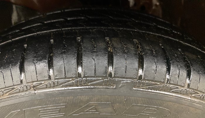 2015 Honda Amaze 1.2L I-VTEC S, Petrol, Manual, 67,474 km, Left Front Tyre Tread