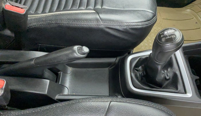 2019 Maruti Swift LXI D, Petrol, Manual, 36,536 km, Gear Lever
