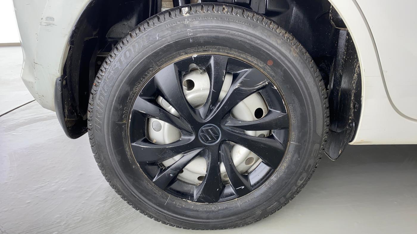 2019 Maruti Swift LXI D, Petrol, Manual, 36,536 km, Right Rear Wheel