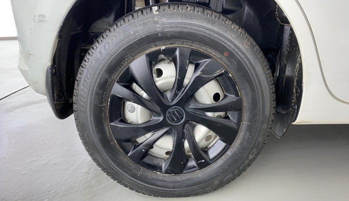 2019 Maruti Swift LXI D, Petrol, Manual, 36,536 km, Right Rear Wheel