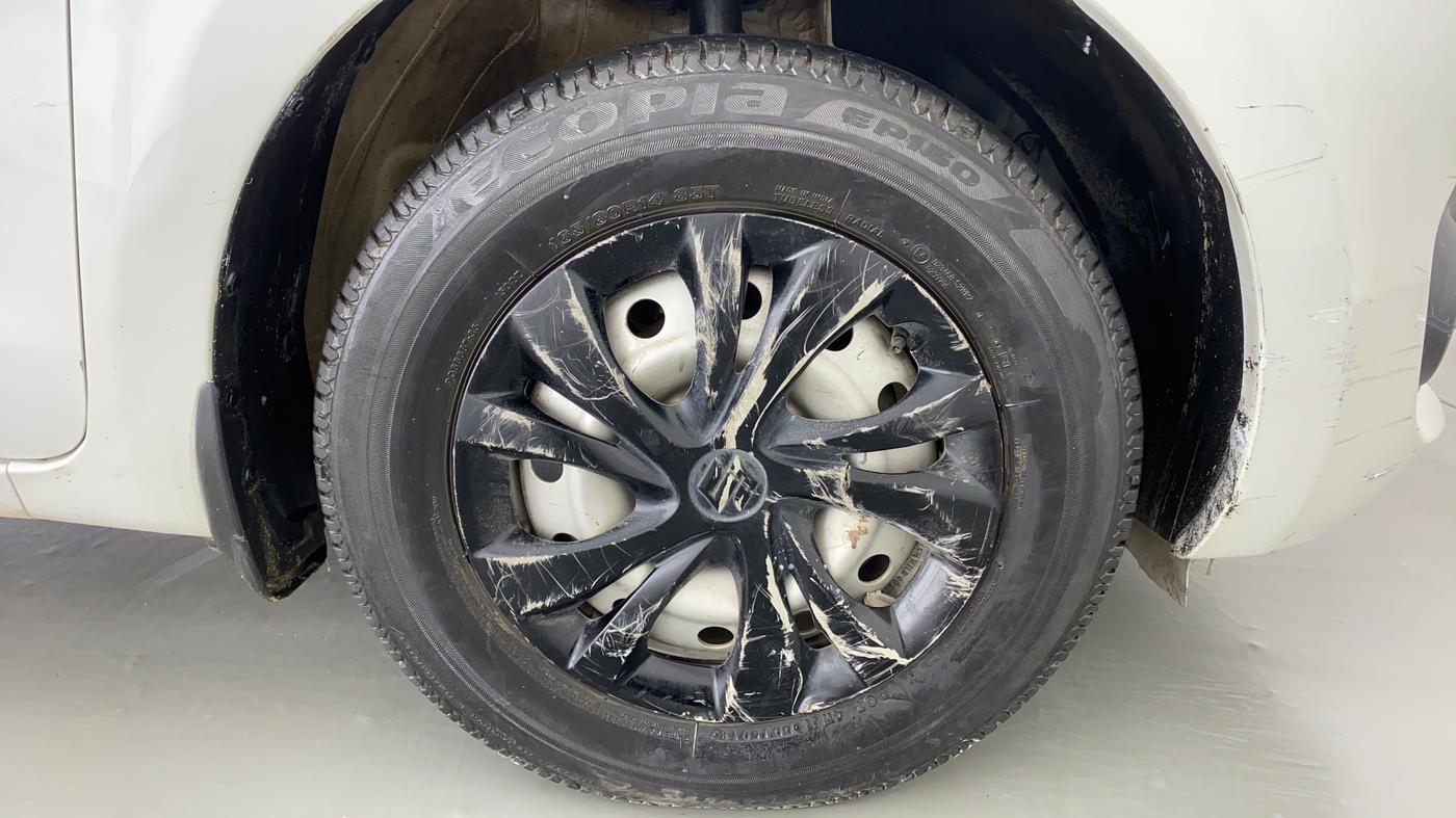 2019 Maruti Swift LXI D, Petrol, Manual, 36,536 km, Right Front Wheel