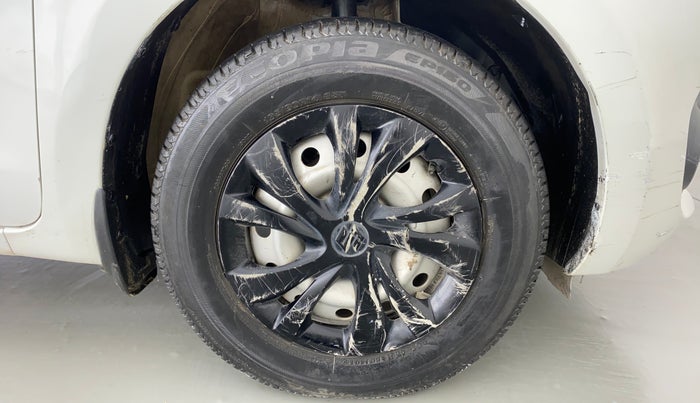 2019 Maruti Swift LXI D, Petrol, Manual, 36,536 km, Right Front Wheel