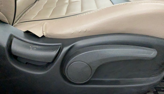 2017 Hyundai Creta SX PLUS AT 1.6 PETROL, Petrol, Automatic, 26,882 km, Driver Side Adjustment Panel