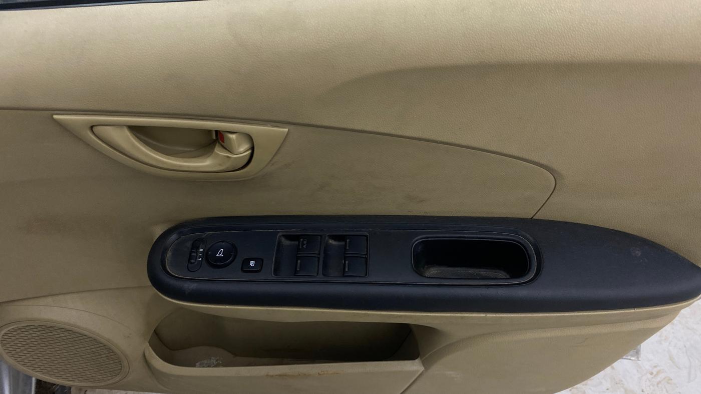 2014 Honda Mobilio 1.5L I-DTEC S, Diesel, Manual, 66,585 km, Driver Side Door Panels Control