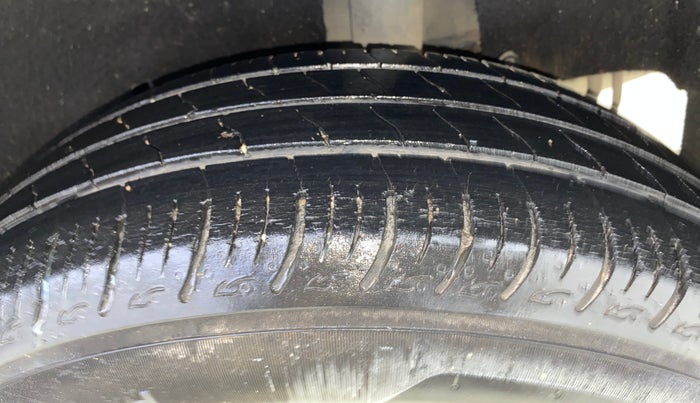 2020 Maruti Baleno SIGMA PETROL 1.2, Petrol, Manual, 43,630 km, Left Rear Tyre Tread