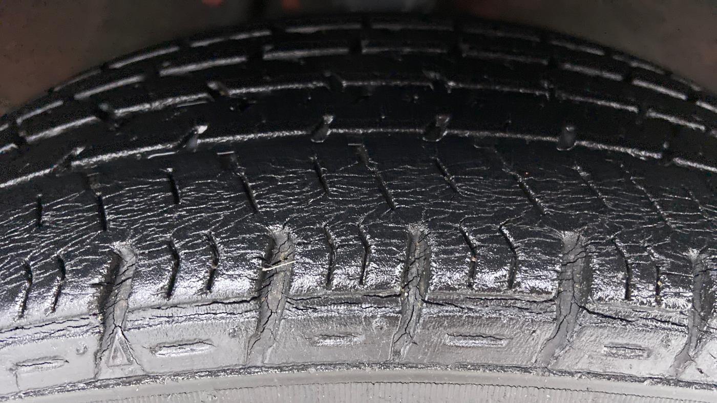 2013 Maruti Alto K10 LXI P, Petrol, Manual, 38,725 km, Right Front Tyre Tread