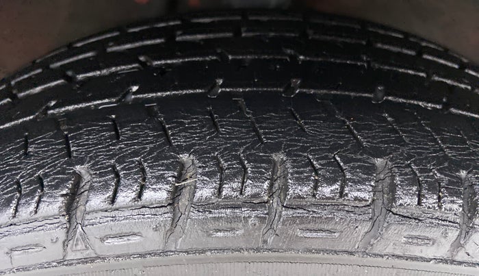 2013 Maruti Alto K10 LXI P, Petrol, Manual, 38,725 km, Right Front Tyre Tread