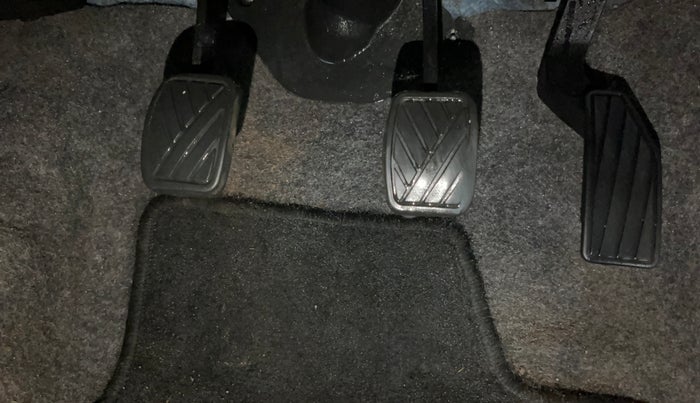 2016 Maruti Celerio VXI CNG, CNG, Manual, 74,201 km, Pedals