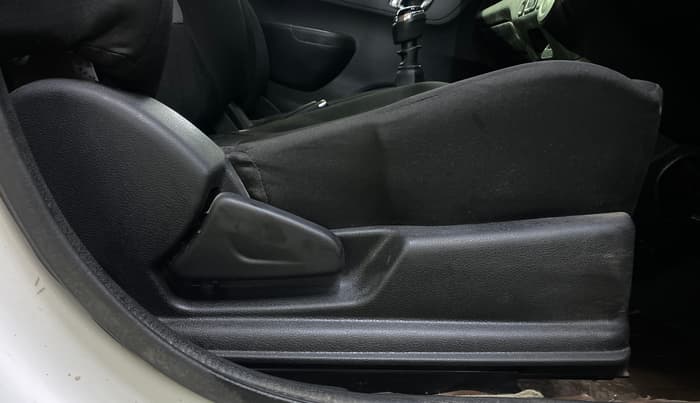 2019 Renault Kwid RXT 1.0 (O), Petrol, Manual, 82,637 km, Driver Side Adjustment Panel