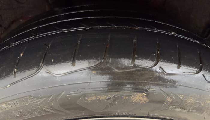 2023 Hyundai Verna SX (O) 1.5 TURBO PETROL DCT, Petrol, Automatic, 41,647 km, Right Rear Tyre Tread