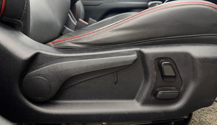 2023 Hyundai Verna SX (O) 1.5 TURBO PETROL DCT, Petrol, Automatic, 41,647 km, Driver Side Adjustment Panel