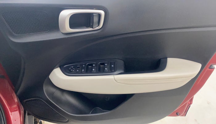 2022 Hyundai VENUE SX (O) 1.5 CRDI, Diesel, Manual, 46,270 km, Driver Side Door Panels Control