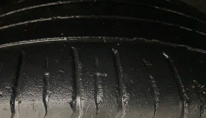 2022 Hyundai VENUE SX (O) 1.5 CRDI, Diesel, Manual, 46,270 km, Right Front Tyre Tread