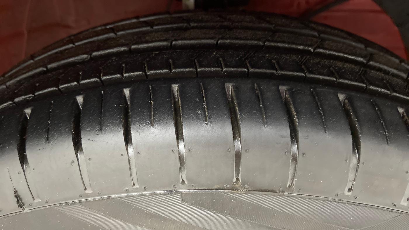 2021 Maruti Swift ZXI+, Petrol, Manual, 7,633 km, Right Front Tyre Tread