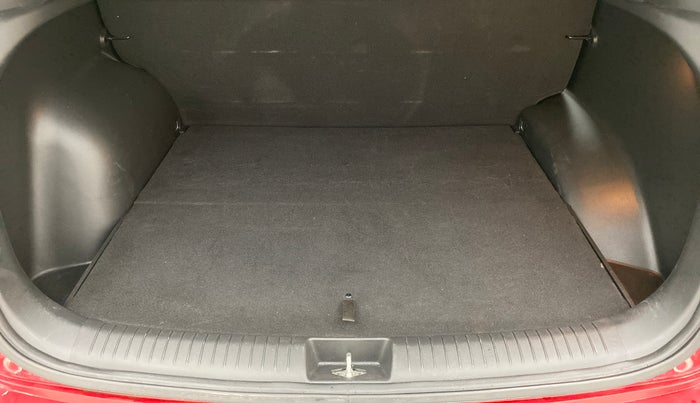 2016 Hyundai Creta 1.6 SX CRDI, Diesel, Manual, 37,532 km, Boot Inside