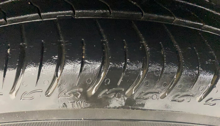 2021 Renault Kwid RXT 1.0 (O), Petrol, Manual, 41,310 km, Right Rear Tyre Tread