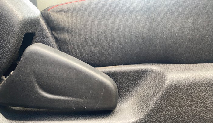 2021 Renault Kwid RXT 1.0 (O), Petrol, Manual, 41,310 km, Driver Side Adjustment Panel