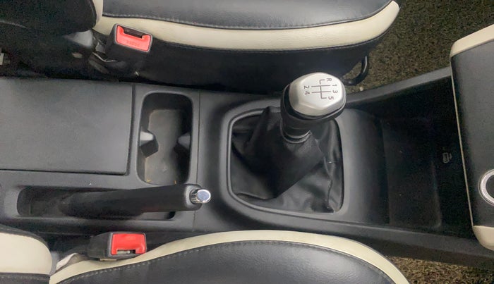 2019 Renault TRIBER RXZ, Petrol, Manual, 63,485 km, Gear Lever