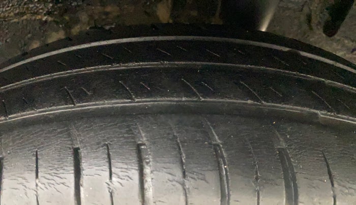 2019 Renault TRIBER RXZ, Petrol, Manual, 63,485 km, Left Rear Tyre Tread