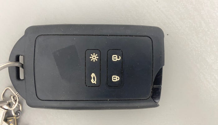 2019 Renault TRIBER RXZ, Petrol, Manual, 63,485 km, Key Close Up