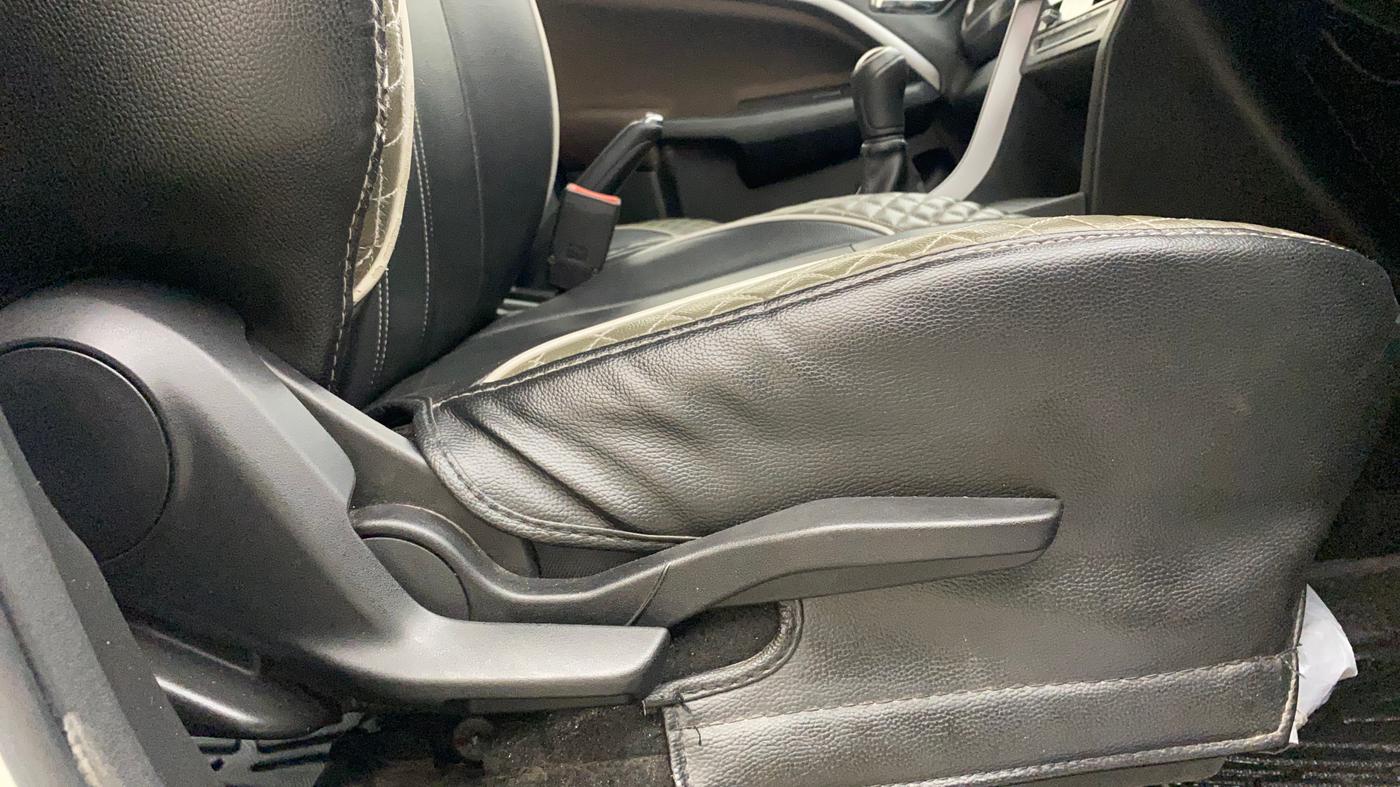 2023 Maruti BREZZA ZXI S-CNG, CNG, Manual, 70,705 km, Driver Side Adjustment Panel