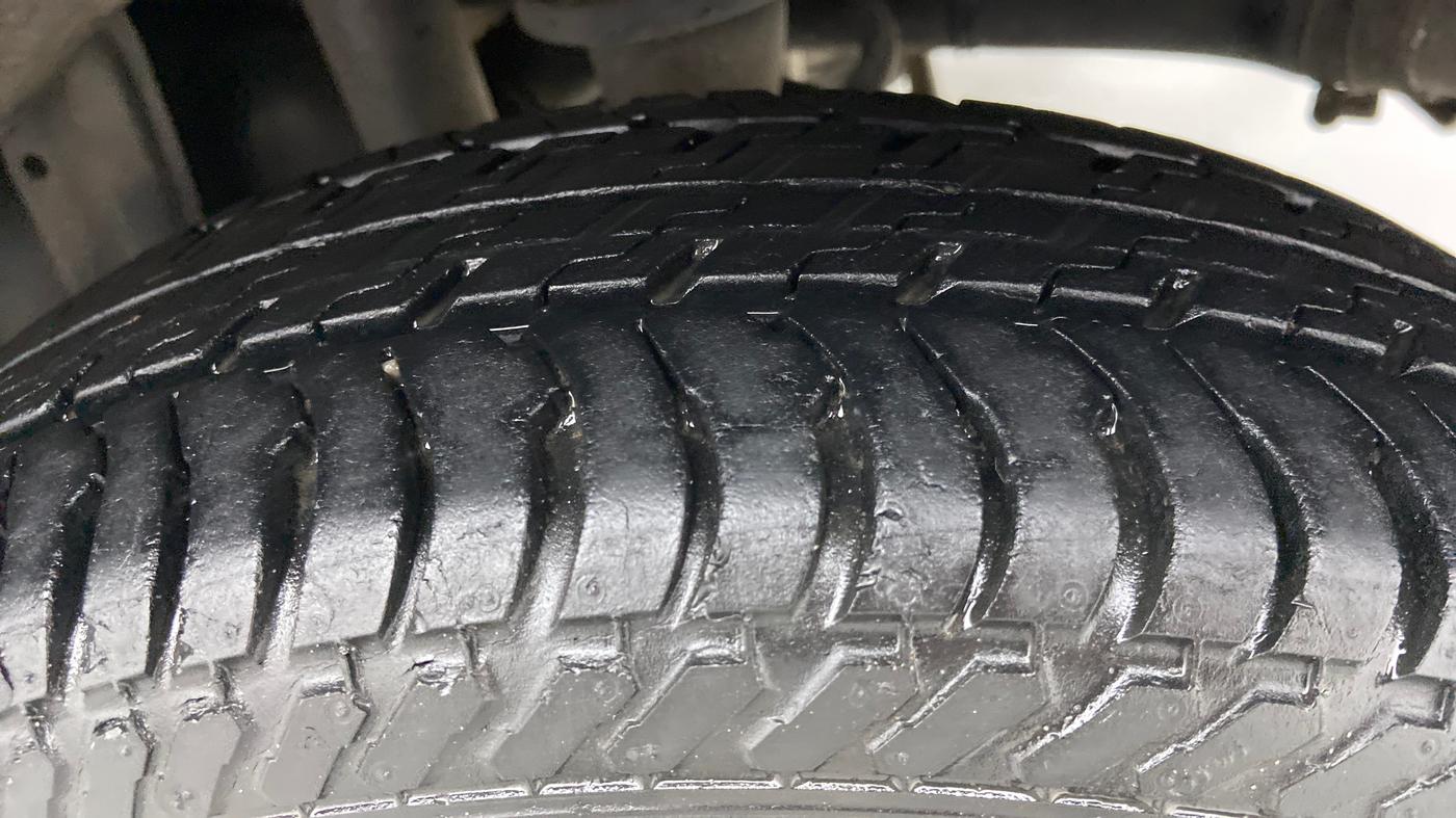 2013 Maruti Zen Estilo VXI, Petrol, Manual, 15,867 km, Left Rear Tyre Tread