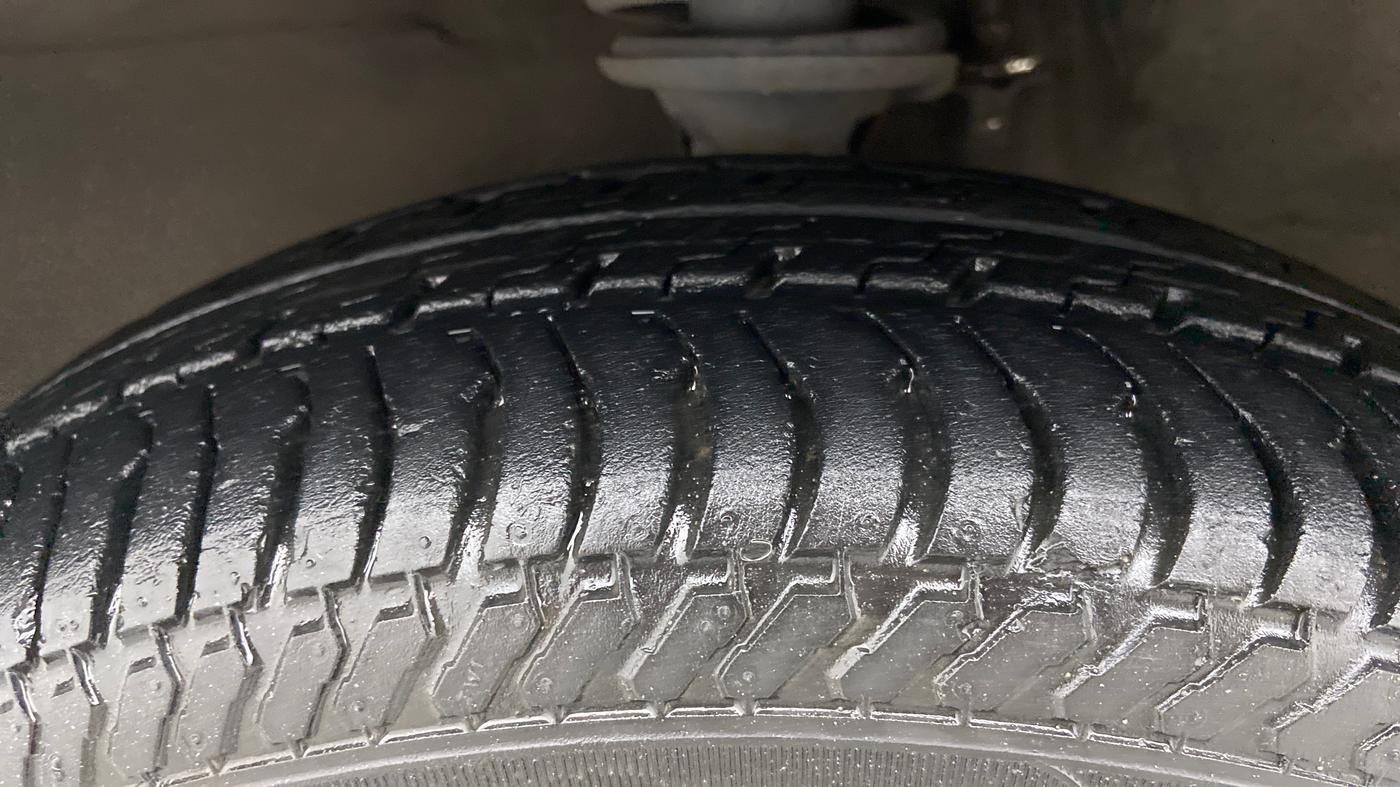 2013 Maruti Zen Estilo VXI, Petrol, Manual, 15,867 km, Left Front Tyre Tread