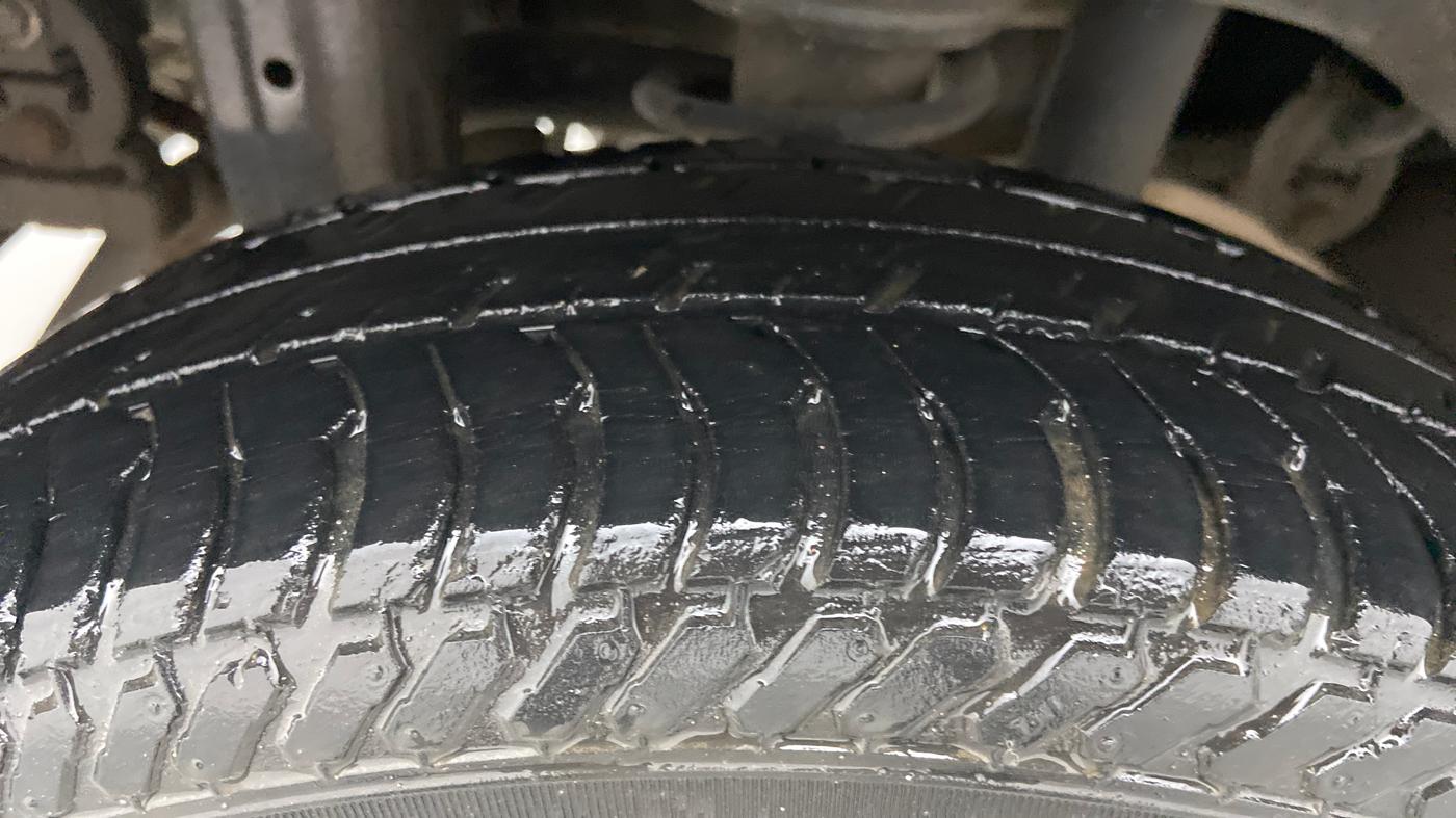 2013 Maruti Zen Estilo VXI, Petrol, Manual, 15,867 km, Right Rear Tyre Tread