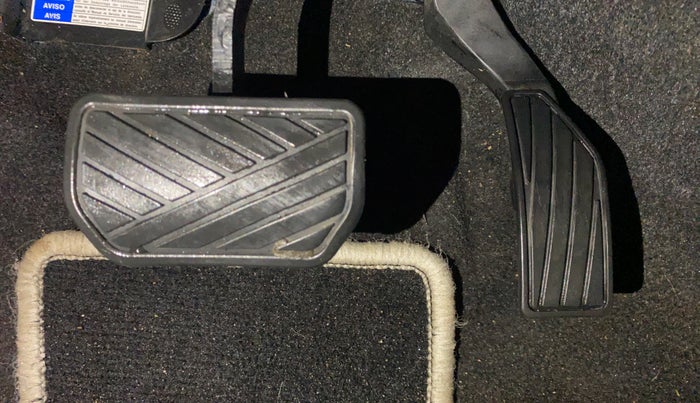 2019 Maruti Vitara Brezza ZDI PLUS AMT, Diesel, Automatic, 84,358 km, Pedals