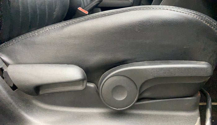 2019 Maruti Vitara Brezza ZDI PLUS AMT, Diesel, Automatic, 84,358 km, Driver Side Adjustment Panel