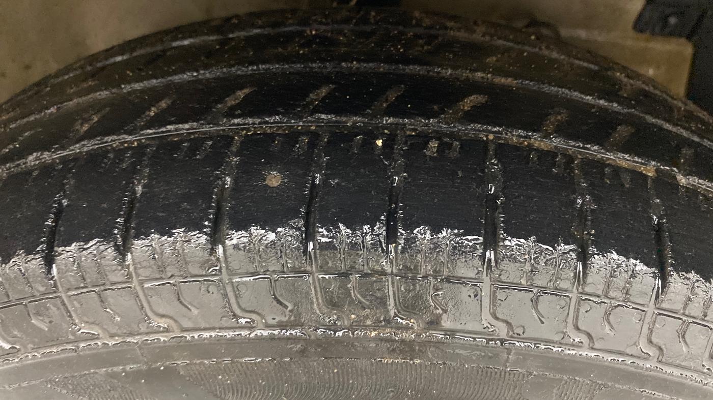 2013 Maruti Swift VDI, Diesel, Manual, 1,49,914 km, Right Front Tyre Tread