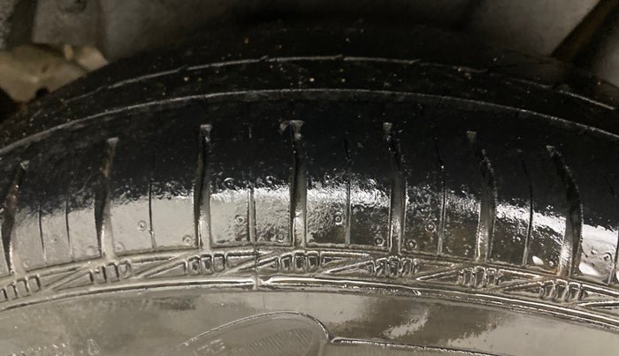 2013 Maruti Swift VDI, Diesel, Manual, 1,49,912 km, Left Rear Tyre Tread