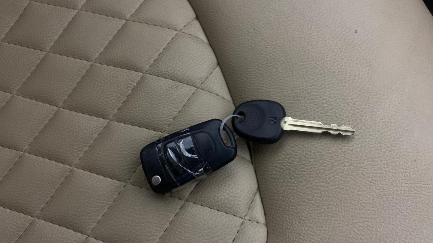 2015 Hyundai i10 SPORTZ 1.1, Petrol, Manual, 87,882 km, Key Close Up