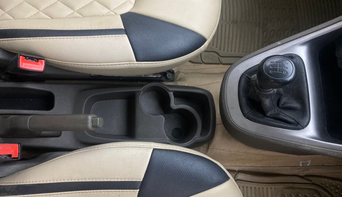 2015 Hyundai i10 SPORTZ 1.1, Petrol, Manual, 87,663 km, Gear Lever