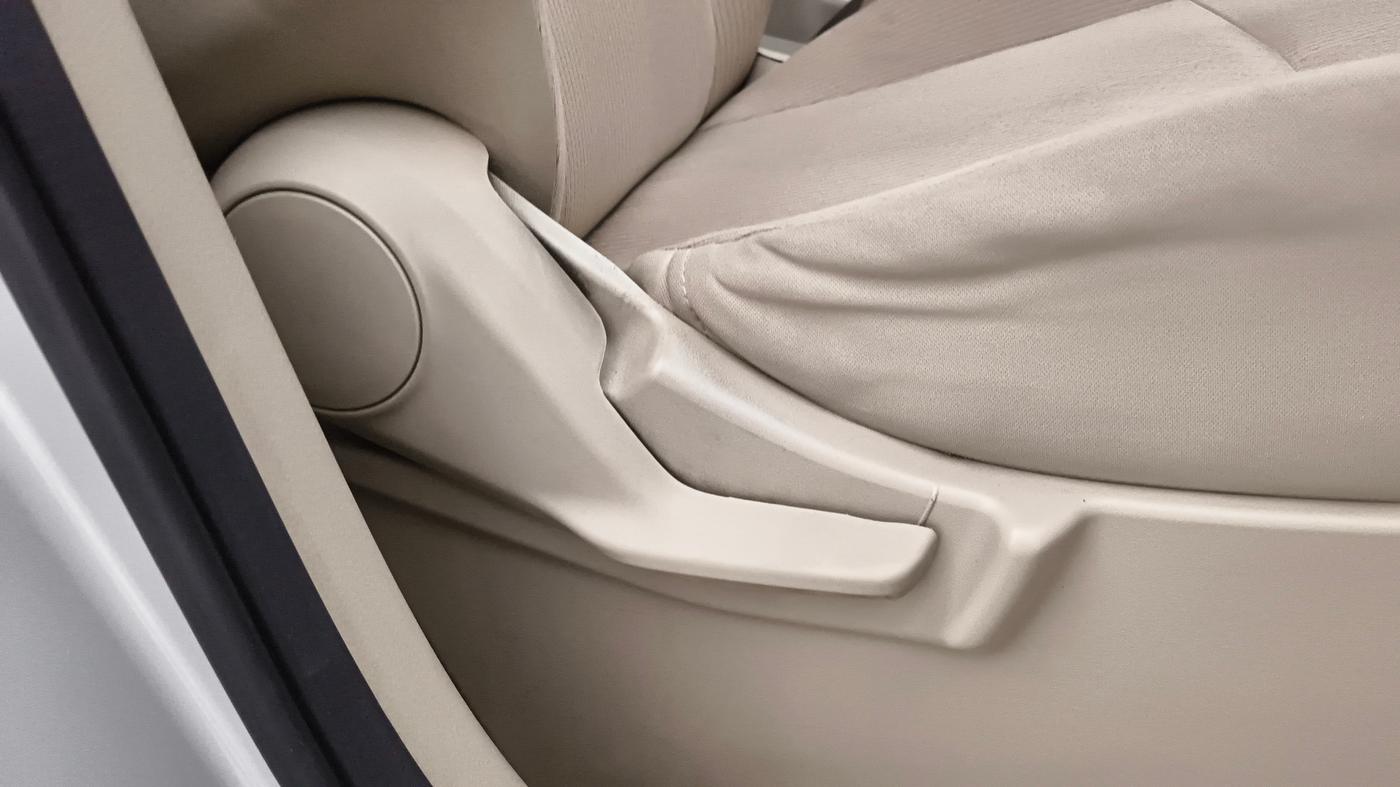 2019 Maruti Ertiga VXI AT SHVS, Petrol, Automatic, 41,087 km, Driver Side Adjustment Panel