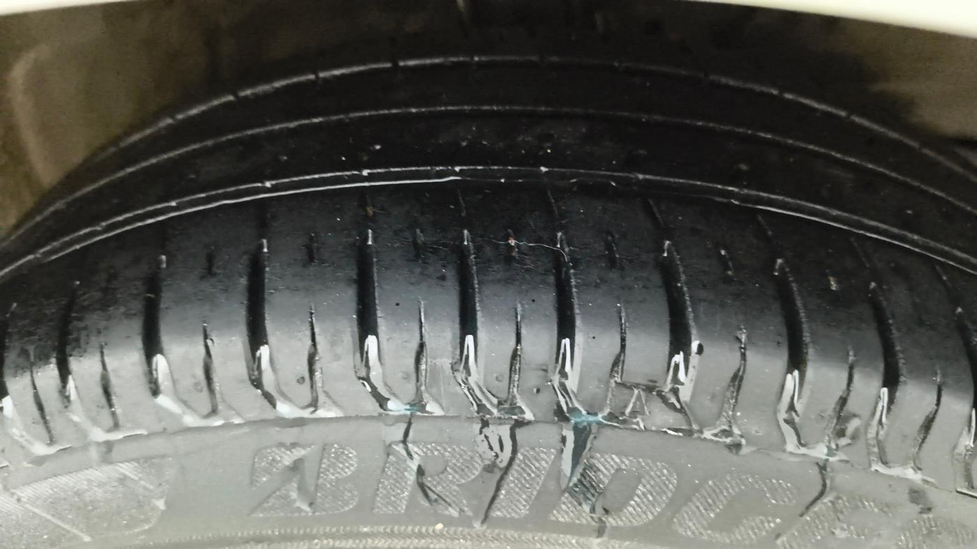 2019 Maruti Ertiga VXI AT SHVS, Petrol, Automatic, 41,087 km, Right Front Tyre Tread