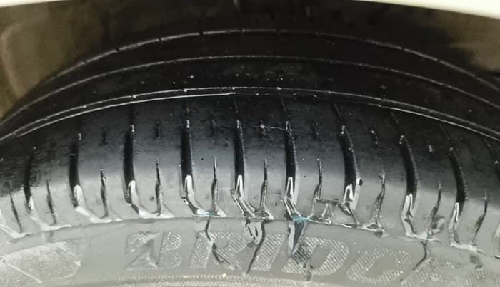2019 Maruti Ertiga VXI AT SHVS, Petrol, Automatic, 41,087 km, Right Front Tyre Tread